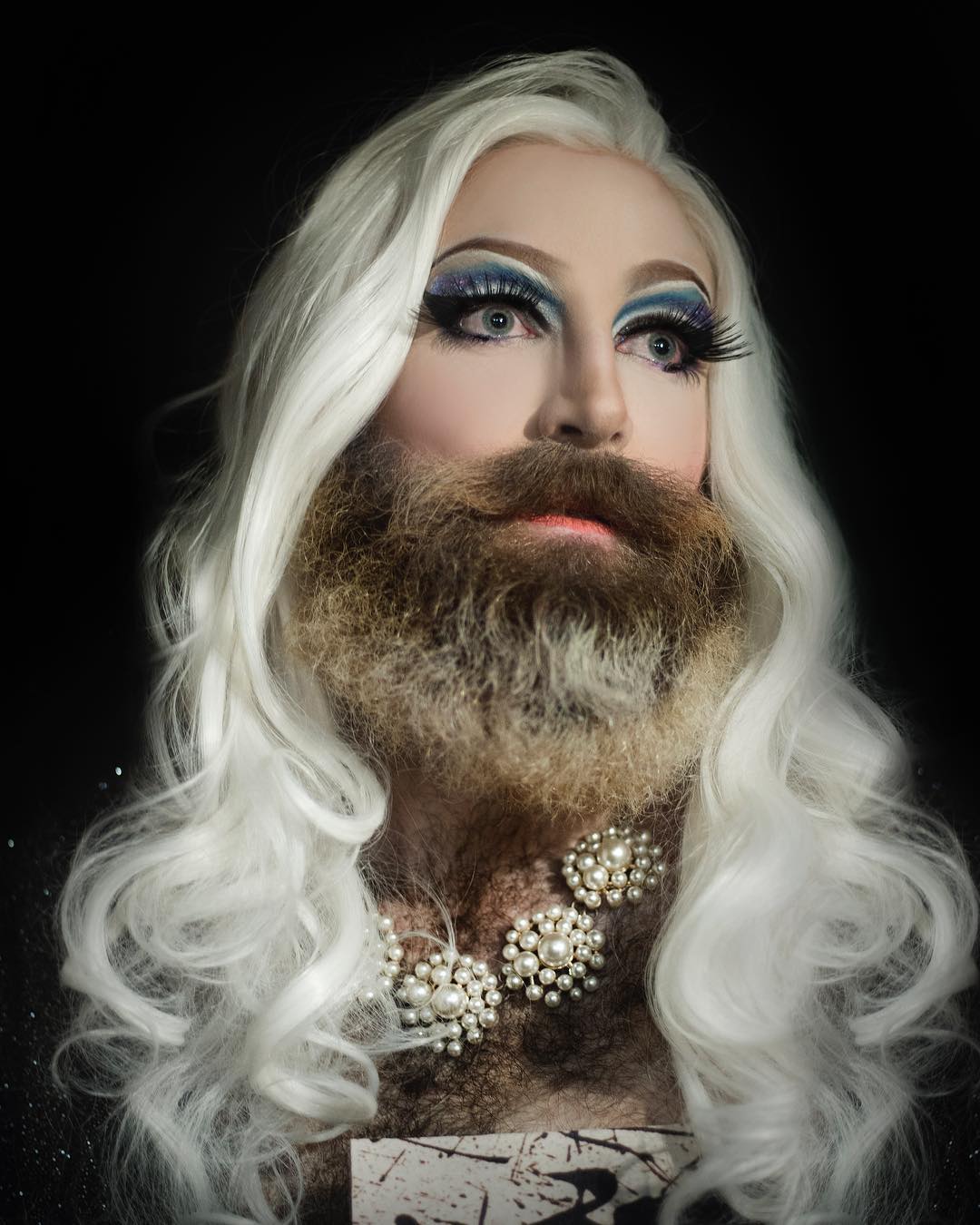 Retrato Martinique de Mis Amigas Drag por Epigrama Studios
