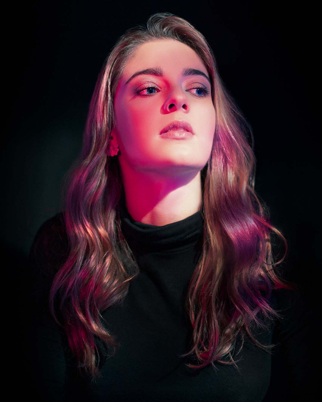Retrato Mariana Rico por Epigrama Studios