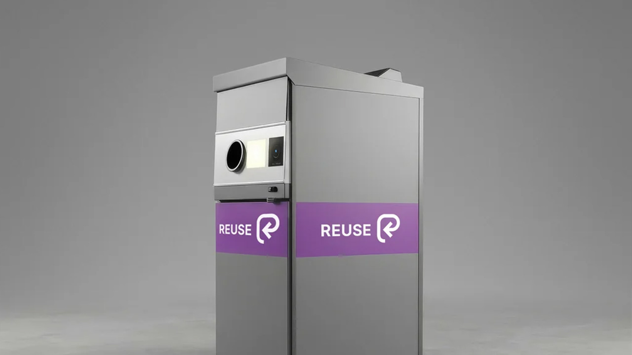 Buzón para reutilización con el símbolo de Reúso por Epigrama Studios